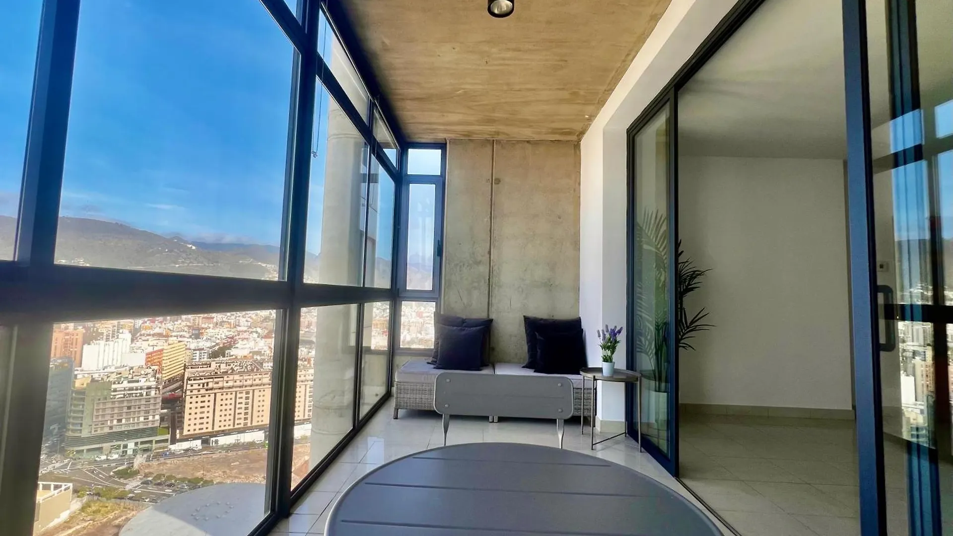 29 Floor. Home Suite Home Santa Cruz de Tenerife Apartman